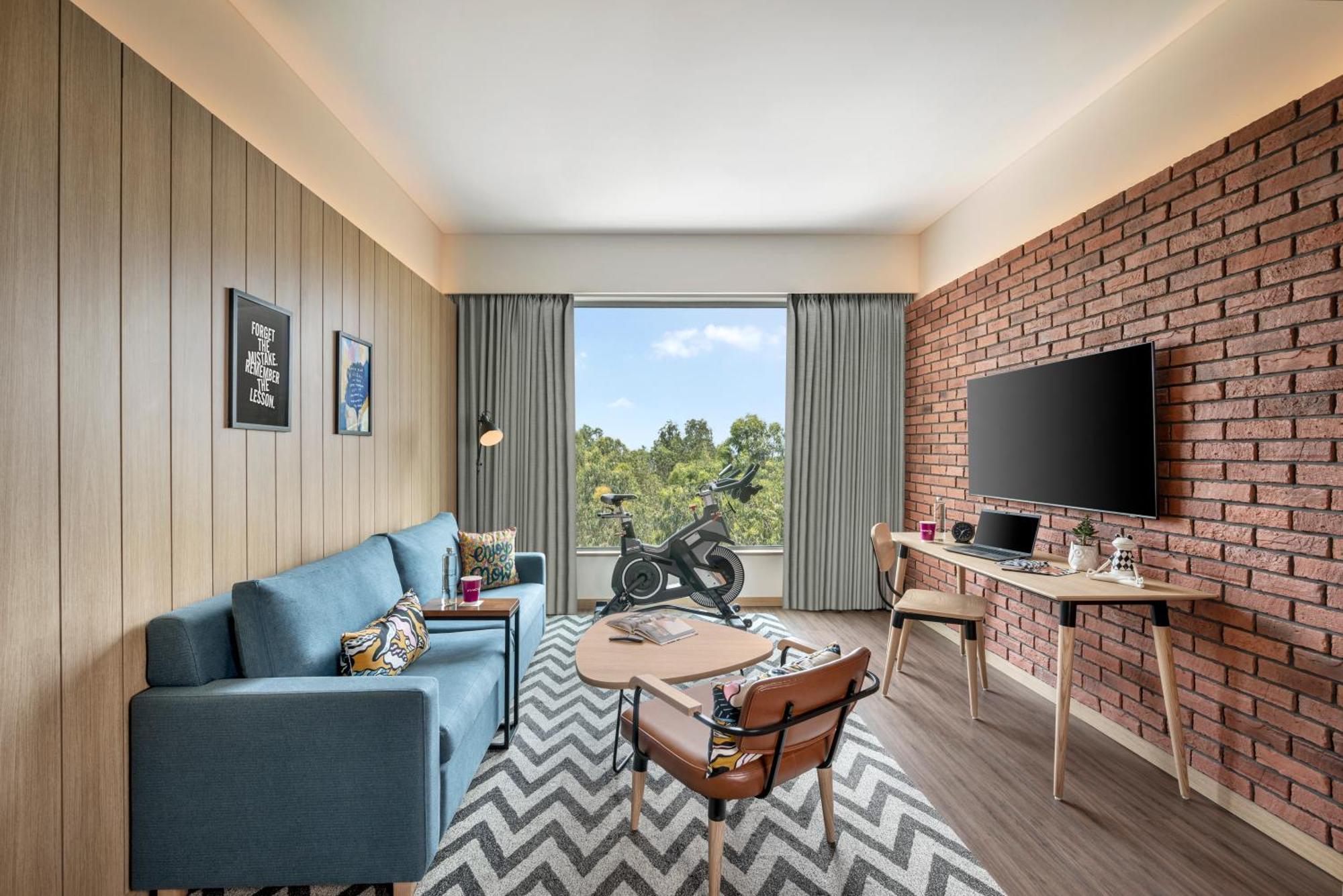 Hotel Moxy Bengaluru Airport Prestige Tech Cloud Devanahalli Esterno foto