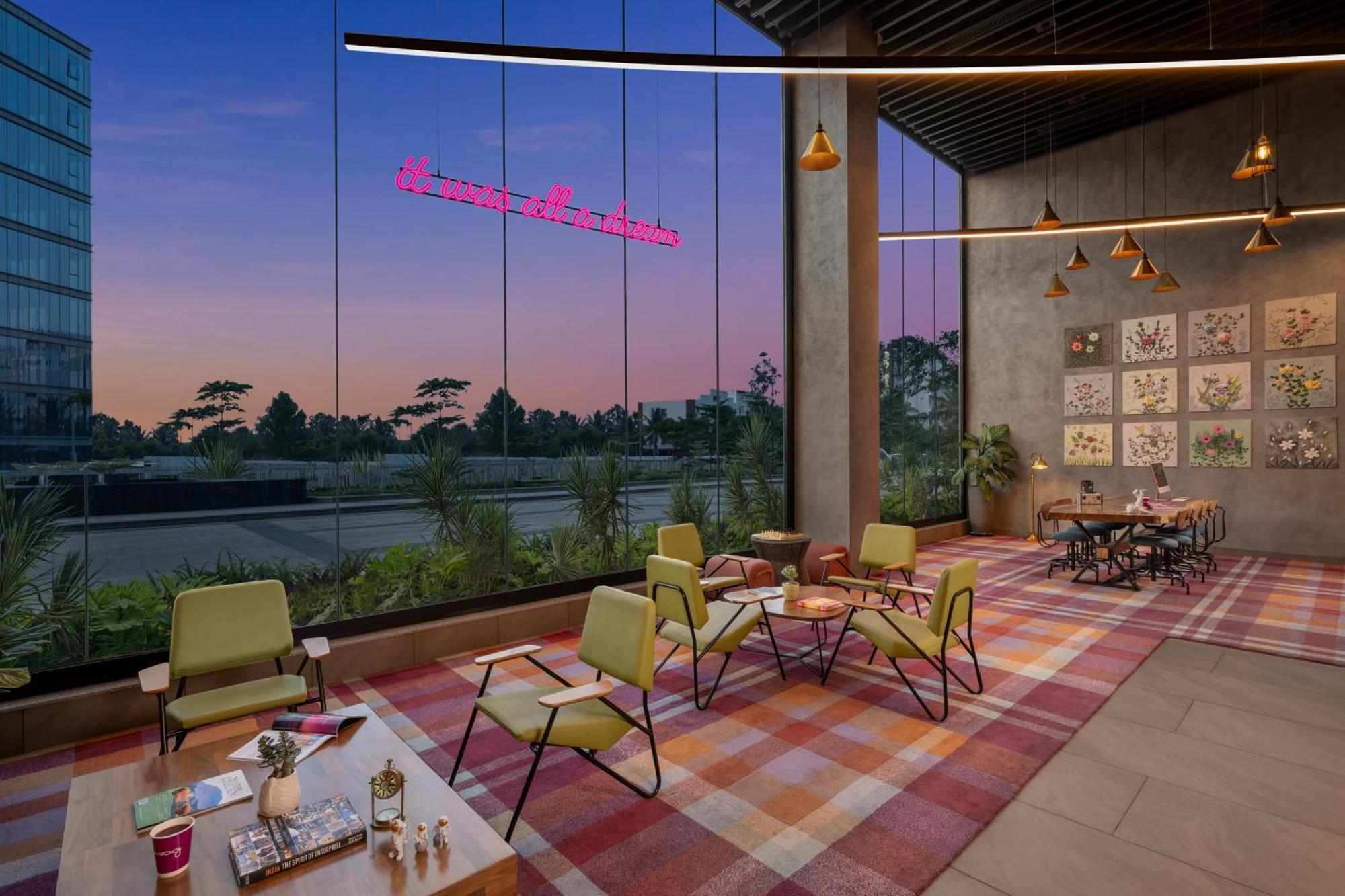Hotel Moxy Bengaluru Airport Prestige Tech Cloud Devanahalli Esterno foto